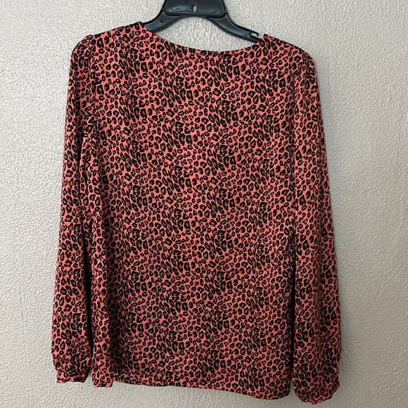 Women’s J Peterman Blouse Shirt Top Silk Feel Animal Print Pink Brown Black Sz8 - Picture 5 of 5